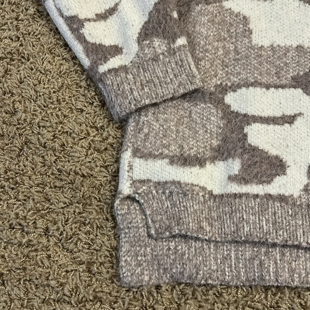 ADORA Women’s Camo sweater Medium - Picture 3 of 6